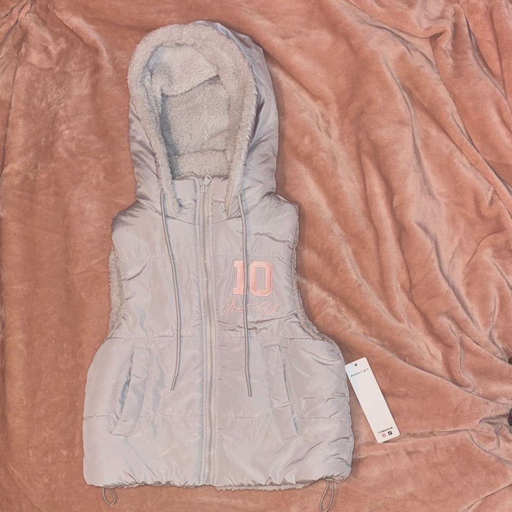 Madden Girl NWT Light Gray Puffer Vest